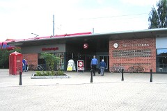 railwaystations jernbanestationer Denmark 20040825 01 Vallensbak